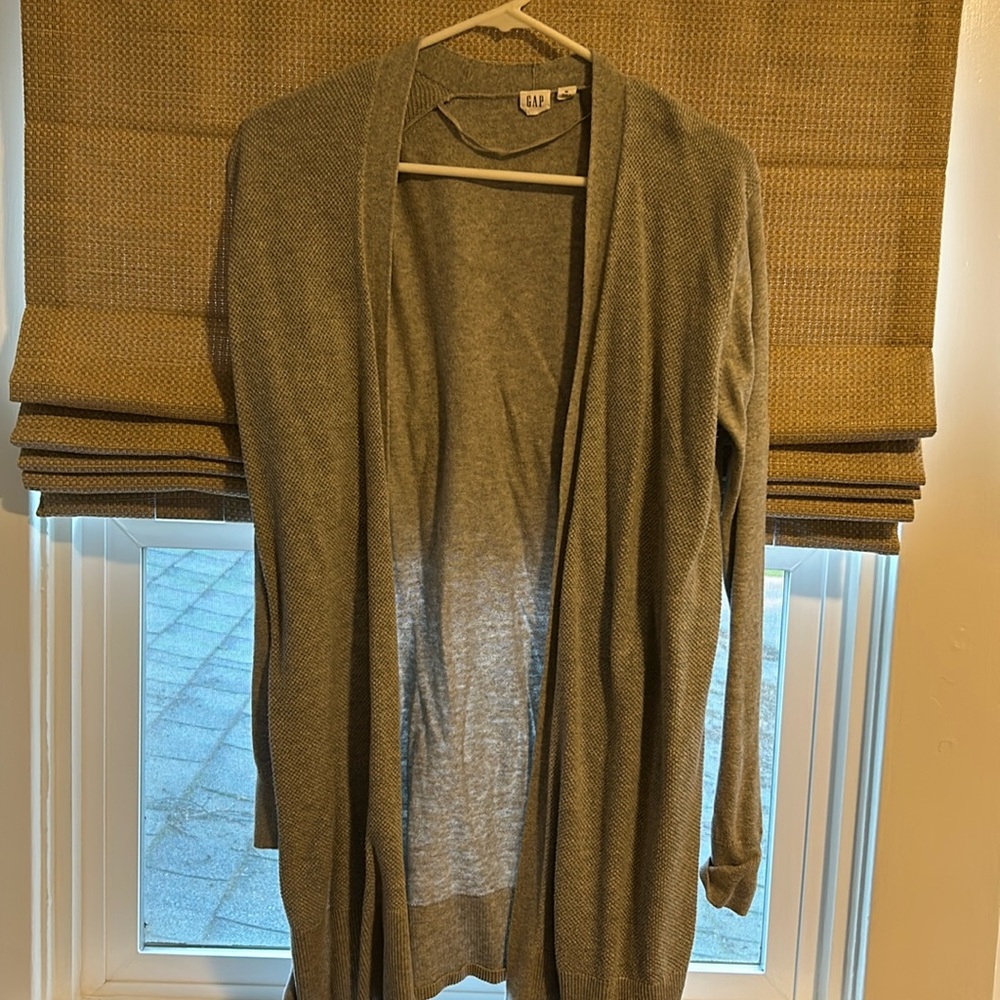 Gap cardigan
